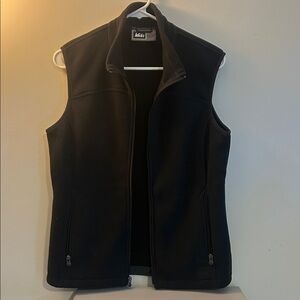 REI Black Sleeveless Fleece Vest